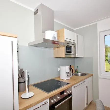 Strandnahe Mit Terrasse, Gratis Nutzung Vom Ahoi Erlebnisbad Und Sauna In Sellin - Rex Rugia 14-3 Apartmán Lobbe